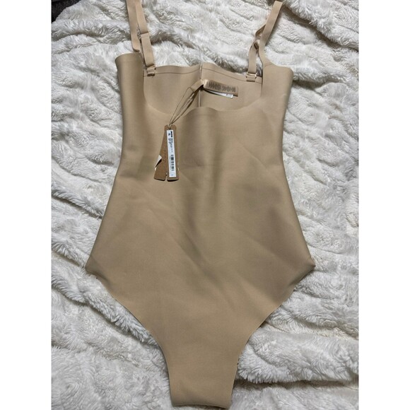NWT Skims Body Zoned Open Bust Brief Bodysuit Sand Size  XLarge - Picture 1 of 4